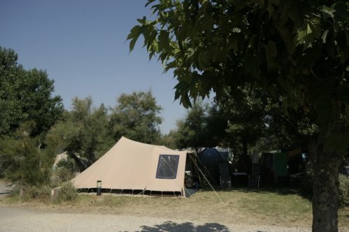 Tent under the Mediterranean sun at Sérignan